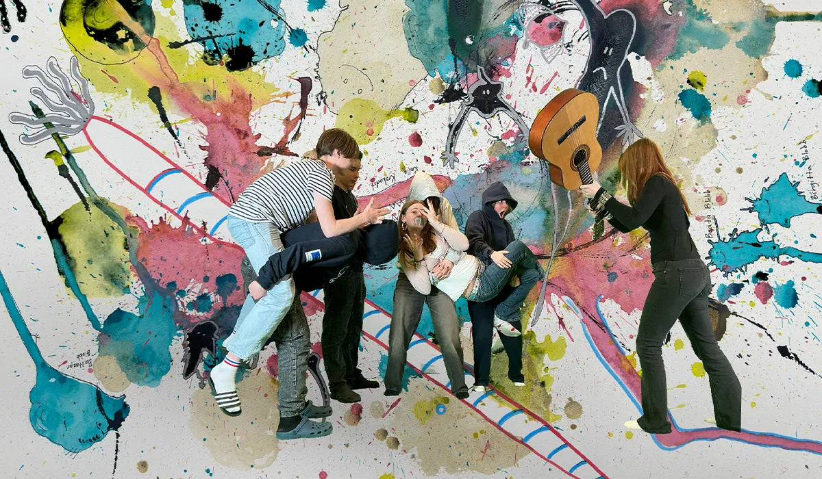 urklipp av flera skolelever som gör olika gester och positioner, bakgrunden är ett färgglatt konstverk